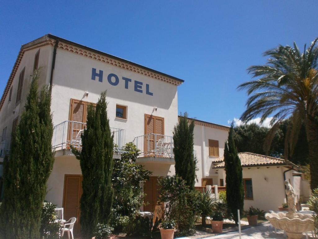 Hotel La Bastide Le Lavandou Exterior photo